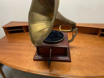 Starý gramoforn - 3
