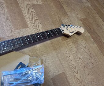 Elektrická kytara Squier Bullet strat - 3