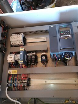 Frekvenční měnič Siemens - 3