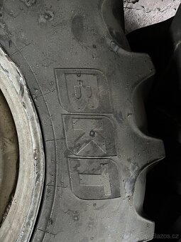Kola 520/85R42 New Holland - 3