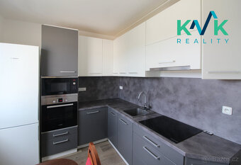 Byt v dispozici 4+1(+lodžie) o výměře 93 m², Ostrov - 3