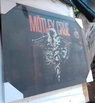 Kombinace 3D obrazů Kiss a motley Crue - 3