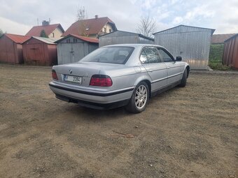 Bmw e38 740i - 3