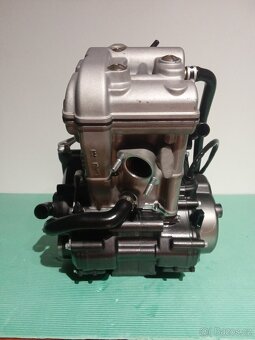 Motor Malaguti XSM 125, čtyřtaktní. - 3