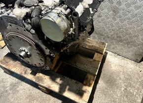 Audi A5 8T0 motor 3.0TDI CCW - 3