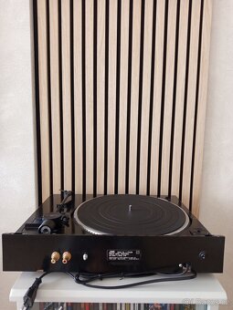 gramofon JVC - 3