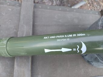 Ručně odpalovaná padáková světlice - 3