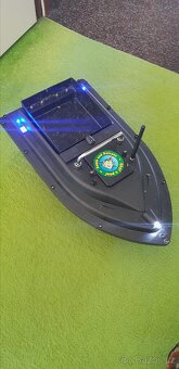 Zavážecí loďka s GPS - 3