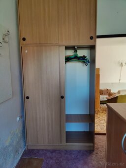Šatní skříň - 3