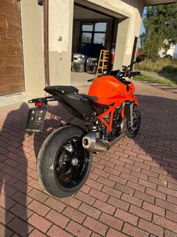 KTM 1390 Super Duke R Orange, čr, nová, 4 roky záruka, DPH - 3