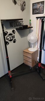 Stojan na činku - Benchpress a dřep - 3