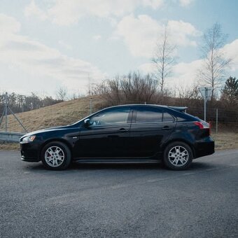 2009 Mithubishi lancer 1.8 - 3