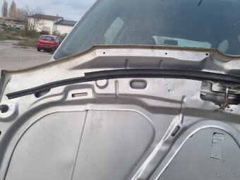 Kapota vw golf IV - 3