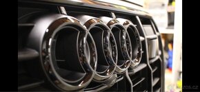 Znak na vozy(Logo na vozy Audi ) Černá , Chromová - 3