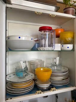 Retro sklo a porcelán z bytu - 3