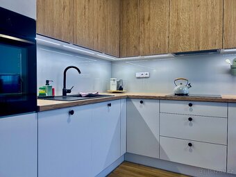 Prodej bytu 2+kk 57 m² balkón + parkovací stání - 3