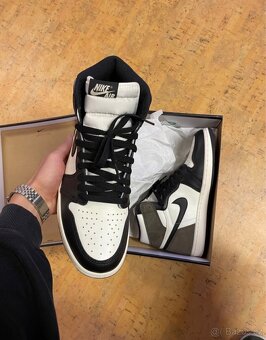 Jordan 1 High Dark Mocha 43 - 3