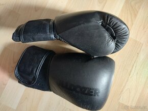 NOVÉ BOXERSKÉ RUKAVICE KOŽENÉ + BANDÁŽE- PŮVODNÍ CENA 4300,- - 3