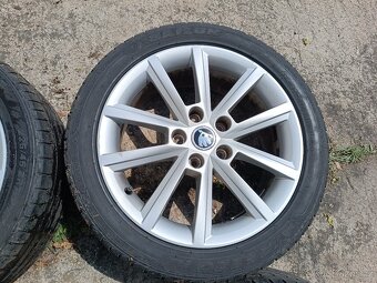 Octavia III - alu 7x17 et49 + letní 225/45/17 - 3