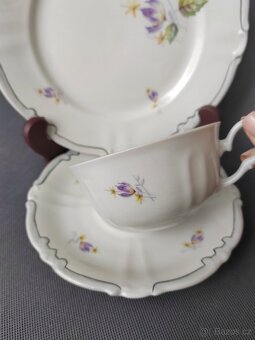 Klasická porcelánová čajová sada s jemným květinovým decorem - 3