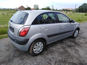 KIA RIO 1,4-16V BENZIN 71 KW RV 2007 - 3