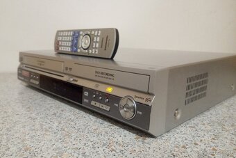 VHS-DVD rekordér Panasonic DMR-ES30 - 3