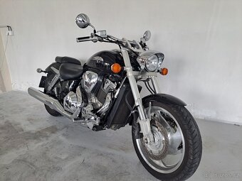 Honda VTX 1800 - 3