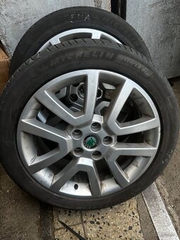 Alu kola 5x112 r17 original škoda - 3