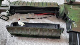 elektrická airsoftová zbraň M4A1 G&G s příslušenstvím - 3