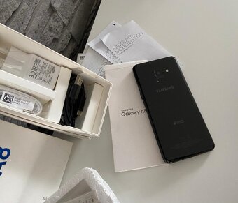 Samsung Galaxy A8 DualSIM Black + 2x NOVÉ tvrzené sklo - 3