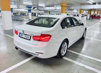 BMW Řada 3, 330i xDrive, 4x4 - 3