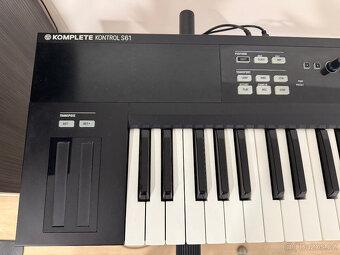 Native Instruments Komplete Kontrol S61 MK1 midi kontroler - - 3