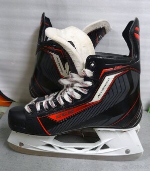 Lední brusle CCM - 3
