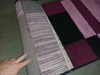 S DOVOZEM Kusový koberec v pěkném stavu 67 x 120 cm - 3