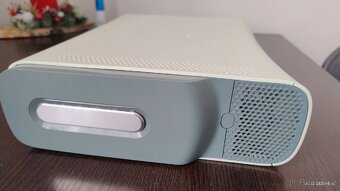 Xbox 360 slim (Bílý) + 5 her - 3