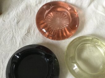 masivni dobovy popelnik 5 druhu - 3