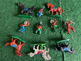 Indiáni DDR staré hračky - 3