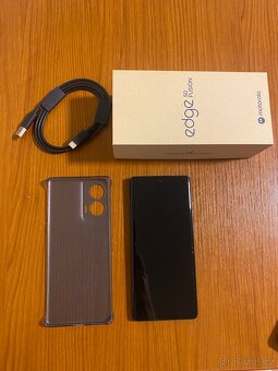 Prodám telefon Motorola - 3