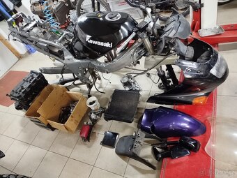 Kawasaki ZZR 1100 - 3