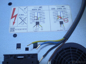 Indukční varná deska Electrolux EHI6540FHK - 3