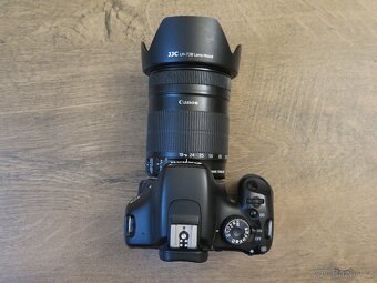 Canon EOS 550D + objektiv Canon 18-135 mm IS - 3