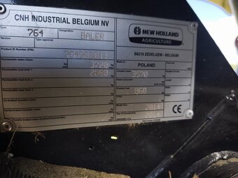 Lis na kulaté balíky New Holland RB150 - 3