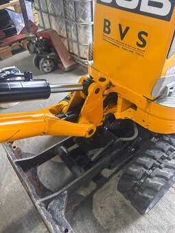 Prodám JCB 8008 CTS - 3