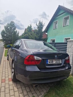 BMW E90 318D - 3