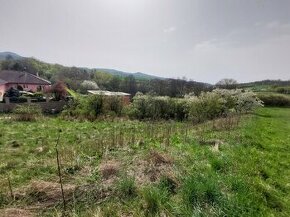 STAVEBNÍ POZEMEK NA KLIDNÉM MÍSTĚ KOUSEK OD TEPLIC. - 3