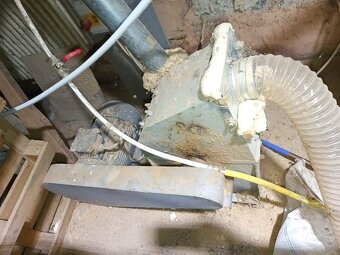 Peletovací lis a kladívkový drtič. - 3