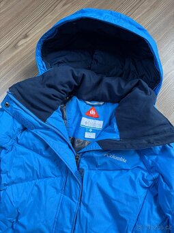 KRÁSNÁ PÉŘOVÁ LYŽAŘSKÁ BUNDA zn. COLUMBIA vel. M - 3