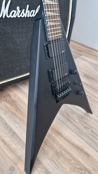 Jackson KVXMG King V Satin Black - 3
