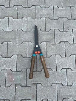 Nůžky na živý plot - 3