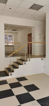 Pronájem komerčních / kancelářských prostor - 3